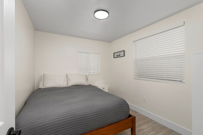 Building Photo - Beachside 3BR Home | Remodeled | AC | Garage Parking | Walk to Boardwalk