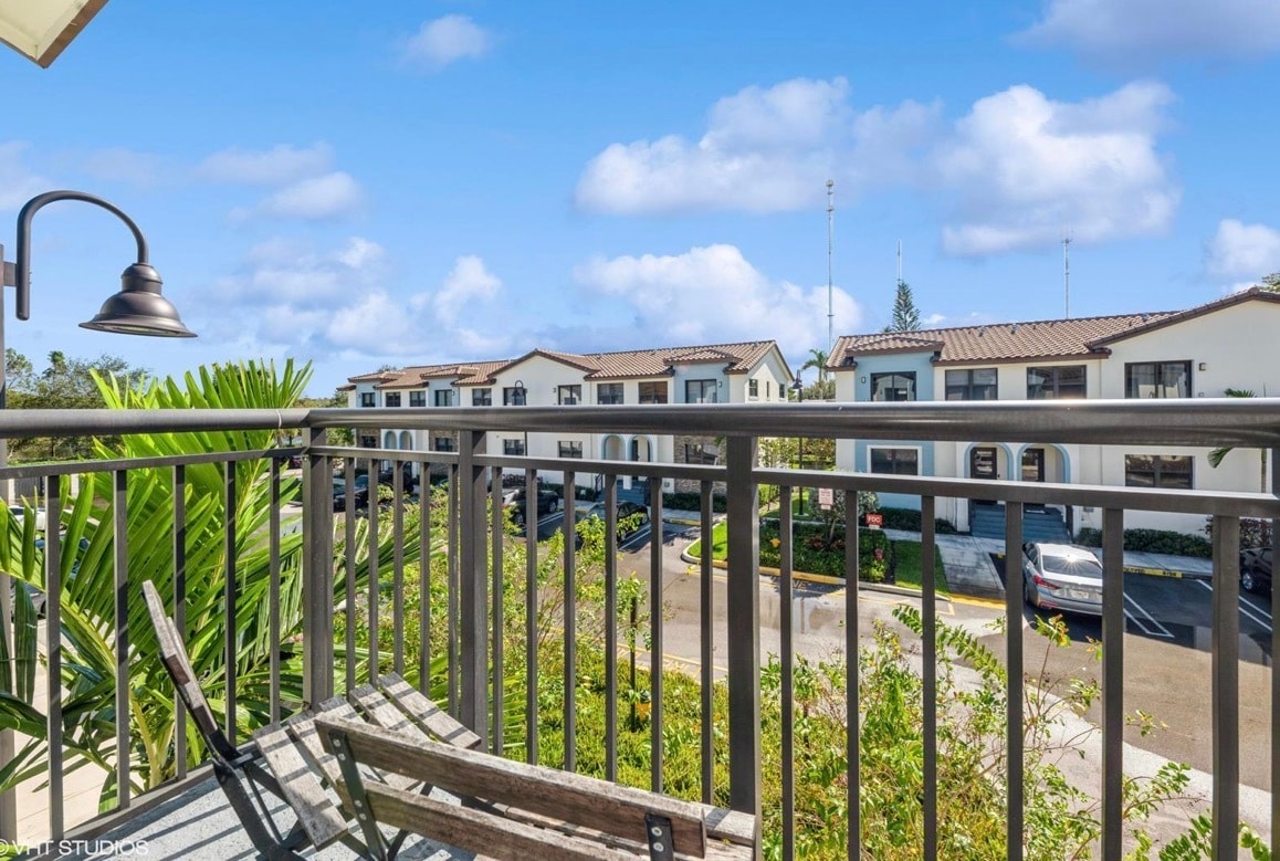 Building Photo - 6151 SW 36th Ct