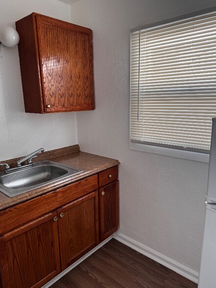 Building Photo - 8557 Juniper Ave