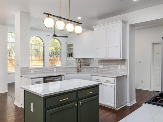 Building Photo - 2934 Sussex Gardens Ln