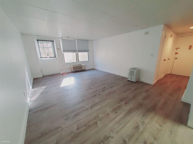 Building Photo - Studio, 1 bath Condo - 102 Woodside Grn Un...