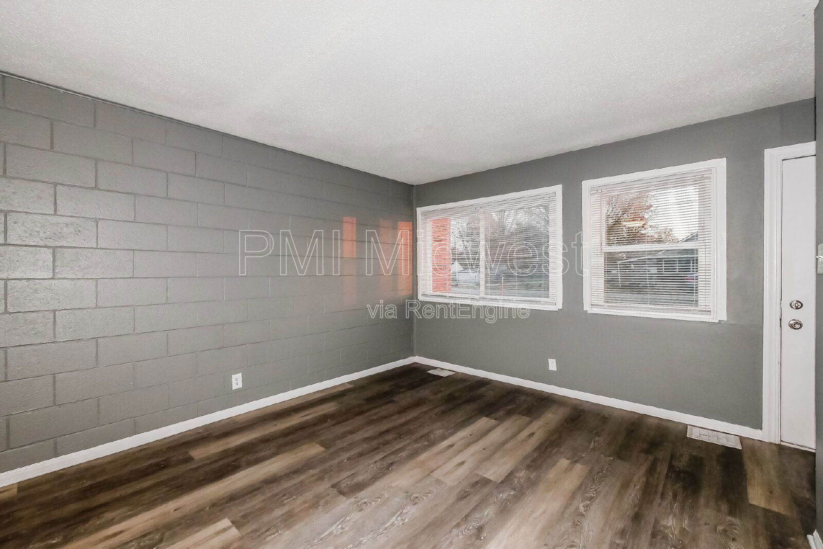 Building Photo - 6062 E 16th St