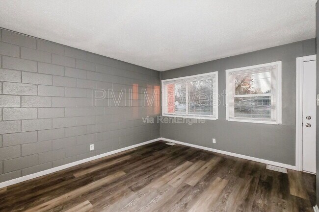 Building Photo - 6062 E 16th St