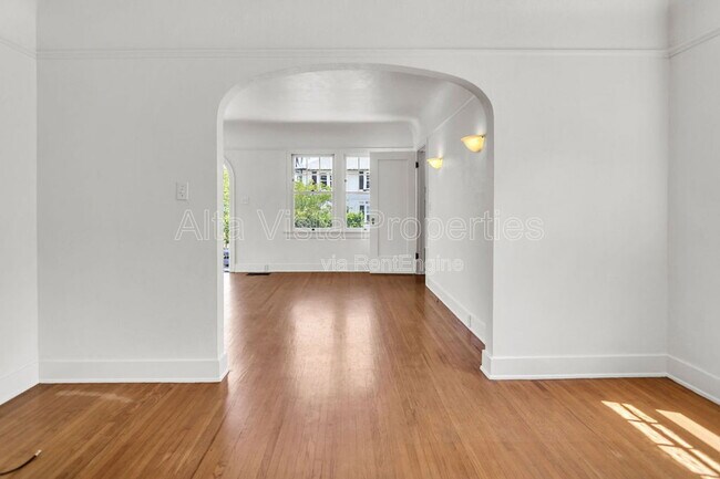 Building Photo - 301 Brookes Ave