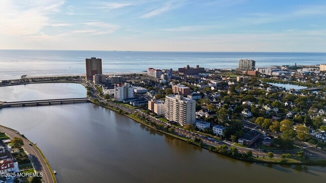 Building Photo - 500 Deal Lake Dr