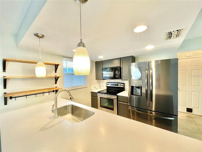 Building Photo - 9011 Ledgestone Ln