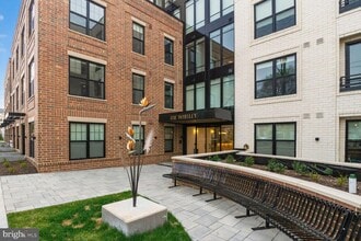 Building Photo - 811 N Columbus St