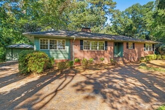Building Photo - Beautiful 3-bed, 2-bath Ranch in South Dur...