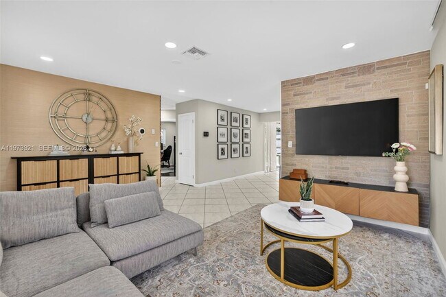 Building Photo - Southwest 23rd Street, Fort Lauderdale, FL 33315 - 2 BR 2 BA single-family home