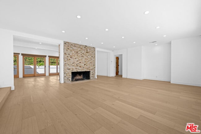 Building Photo - 435 Dalehurst Ave