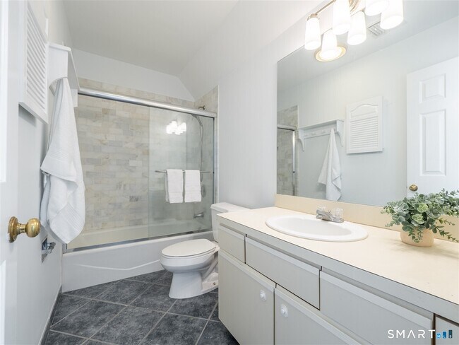 Building Photo - 36 Wilton Crst