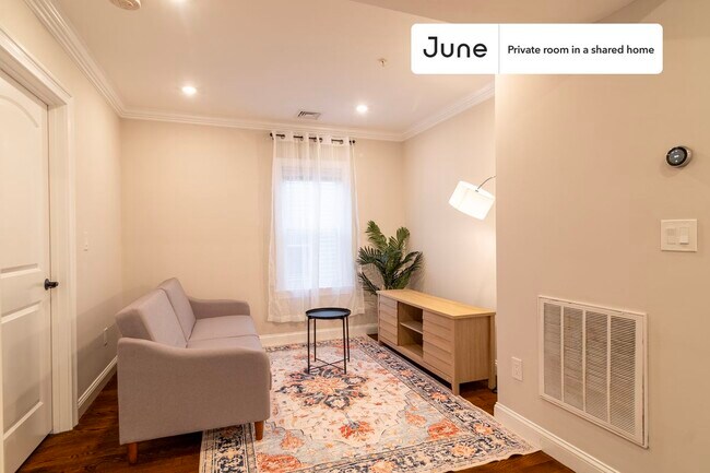 Building Photo - Room in Shared 4 bed/1.5 bath home in Somerville