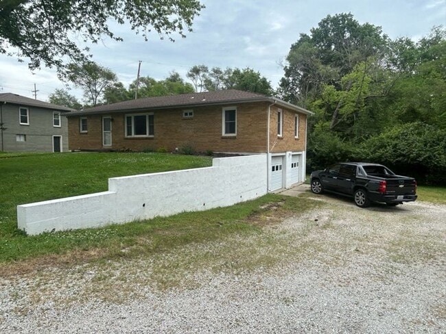 Building Photo - ASK about the MOVE IN SPECIAL! NO DEPOSIT!...