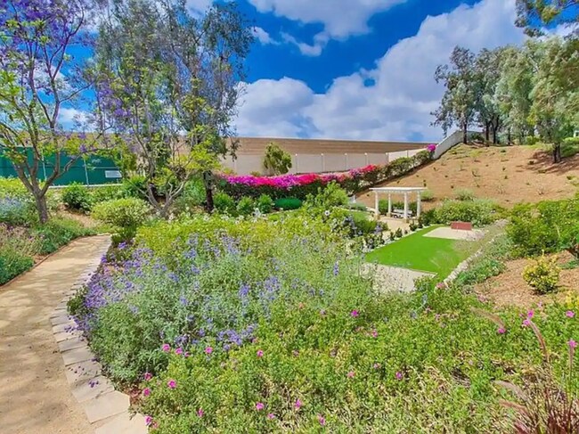 Common Area - 9960 Scripps Vista Way