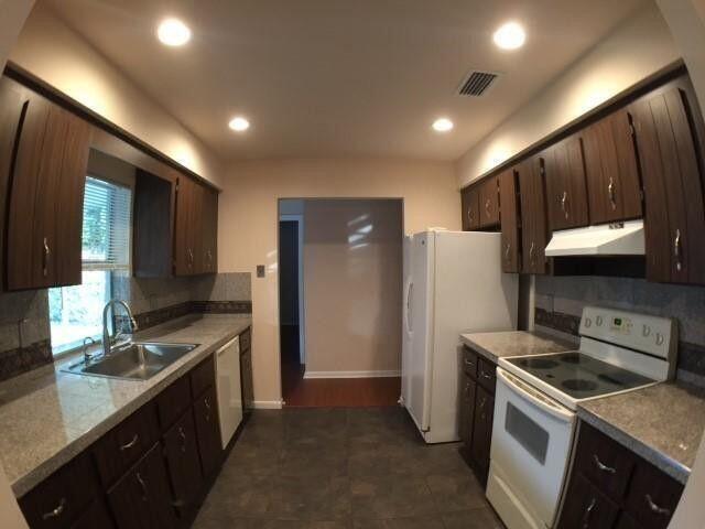 Building Photo - 1314 NW 2nd Cir