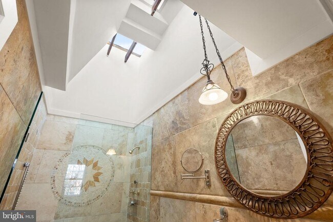 Building Photo - 500 G St SW