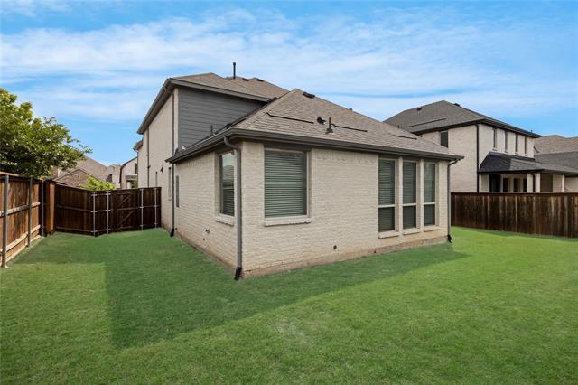 Building Photo - 813 Harrington Ln