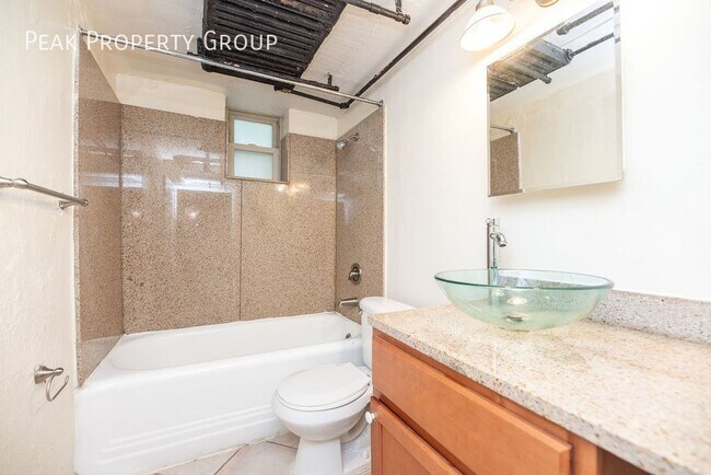 Building Photo - 2802 Digby Ave