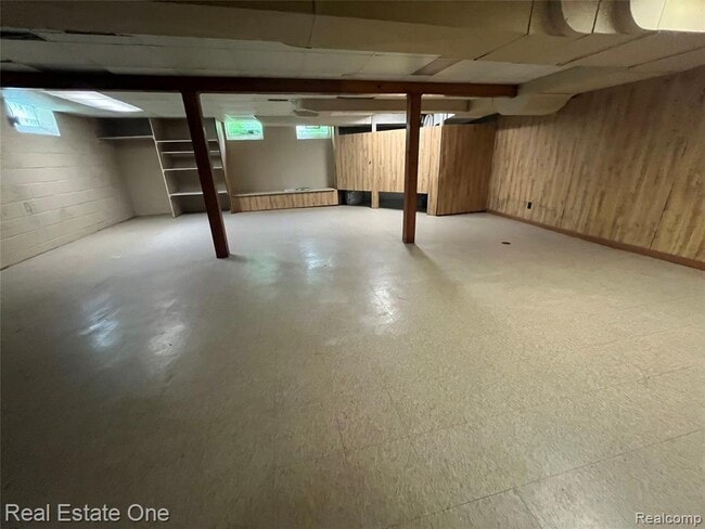 Building Photo - 10053 Royal Grand Ave