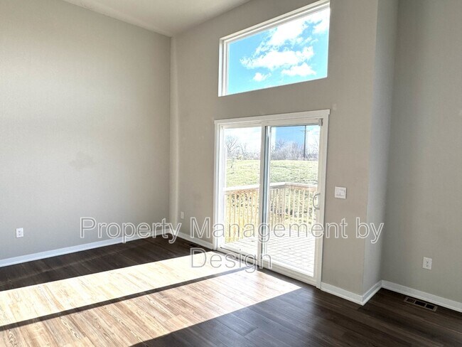 Building Photo - 9788 Crestview Dr