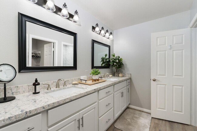 Building Photo - 77630 Cll Las Brisas W