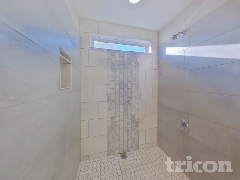 Building Photo - 4621 Sahalee Ln