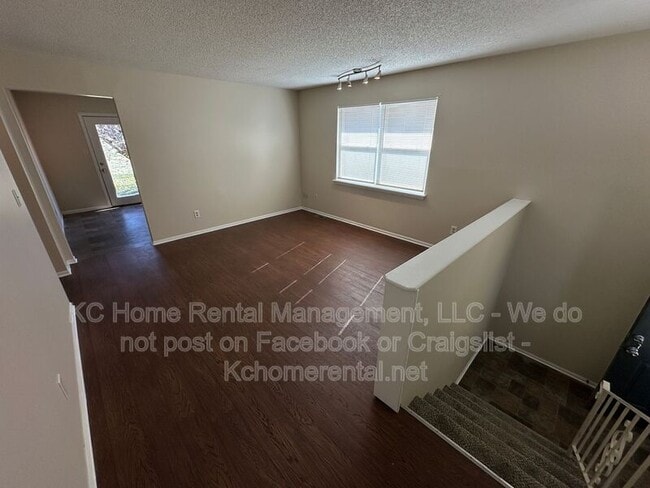 Building Photo - 3910 SW 8th Ter