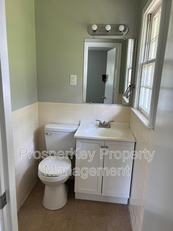 Building Photo - 5021 Greensboro Ct
