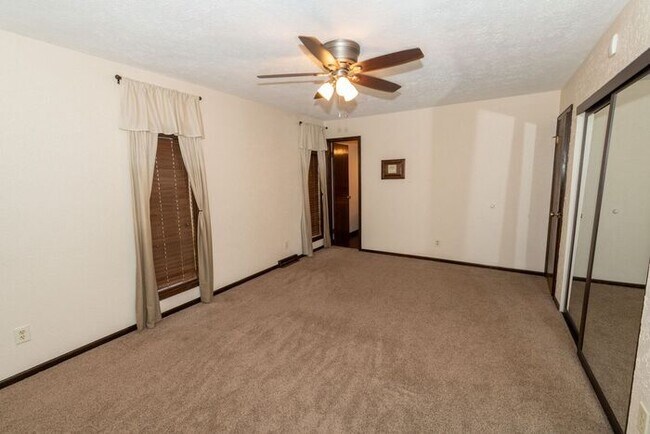 Building Photo - Prairie Lane Estates 3 bedroom ranch with spacious rooms and amenities beyond your imagination