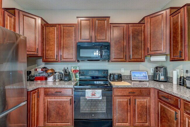 Building Photo - 12910 Utopia Gdns Wy