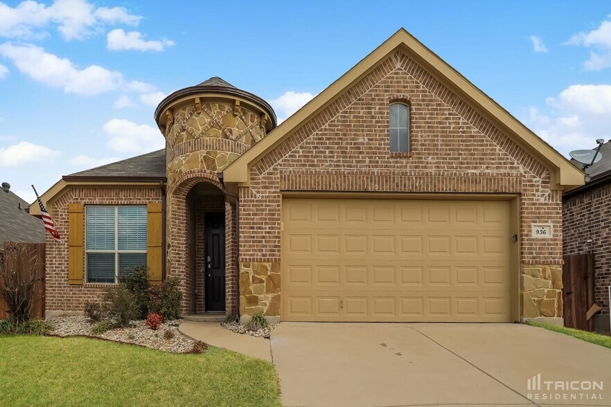 Primary Photo - 936 Deer Valley Dr