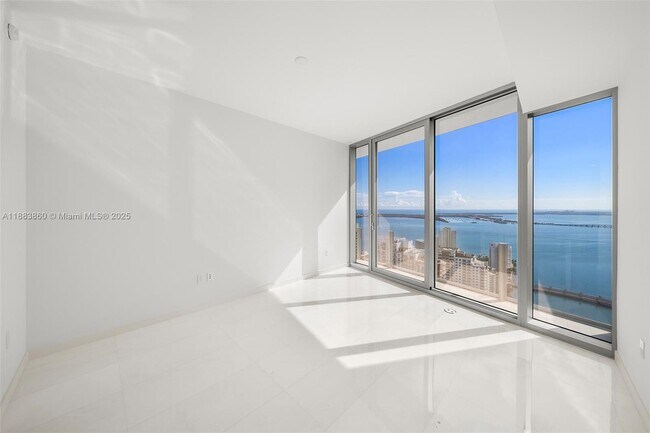 Building Photo - 300 Biscayne Blvd Way