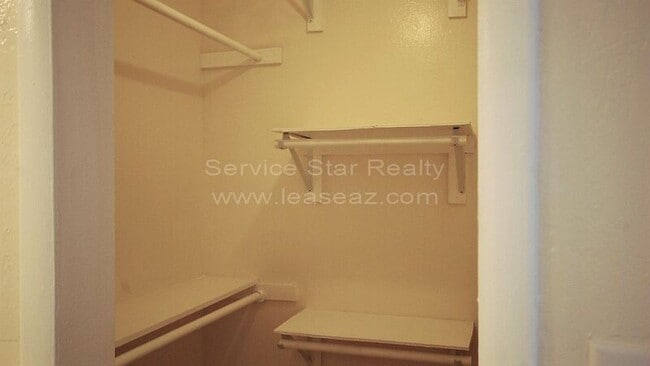 Building Photo - 3812 W Loma Ln