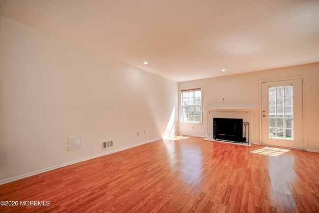 Building Photo - 214 Paddington Ct