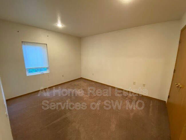 Building Photo - 750 S Campbell Ave