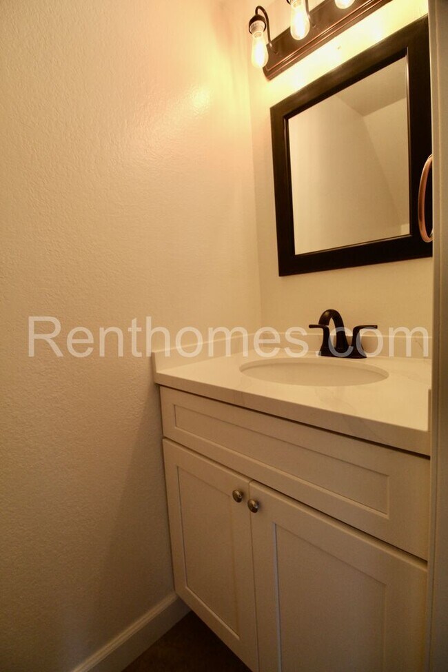 Building Photo - Mission Valley, 7958-E Mission Center Ct, Centrally Located, Community Pool and Spa!