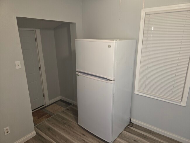 Building Photo - 2401 41st St