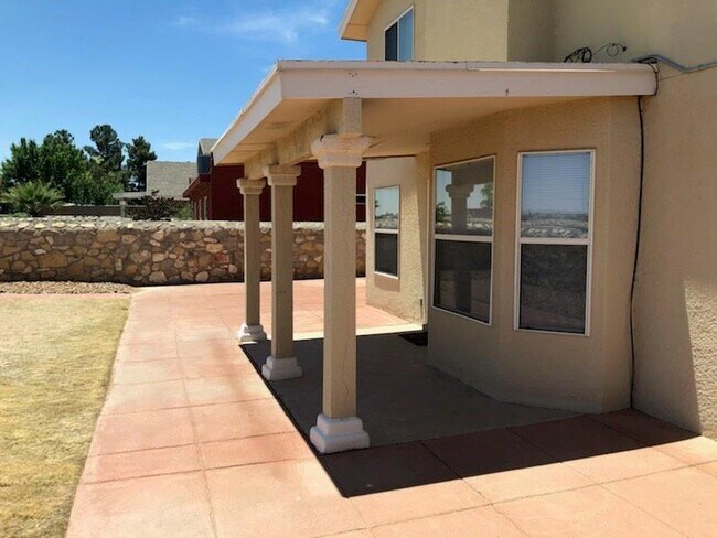 Building Photo - 3052 Tierra Humeda Dr