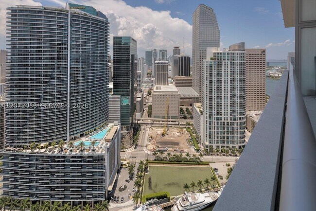 Building Photo - 465 Brickell Ave