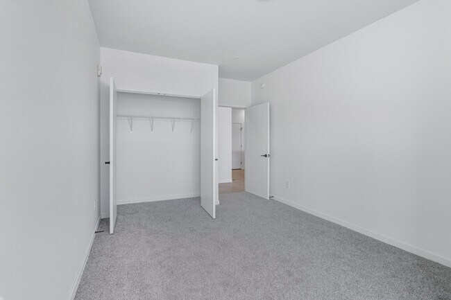 Building Photo - 2465 62nd Ave S