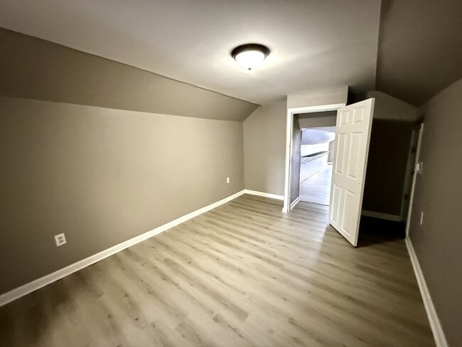 Building Photo - 660 Jones Knob Rd