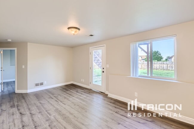Building Photo - 4318 Sunridge Dr