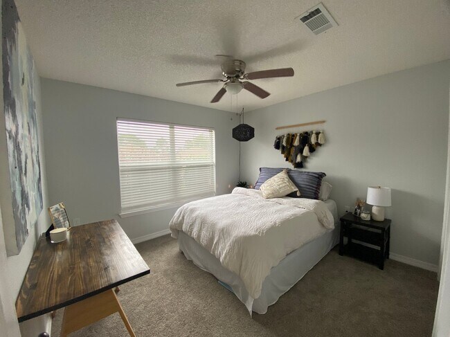 Building Photo - 6486 Surfside Cove