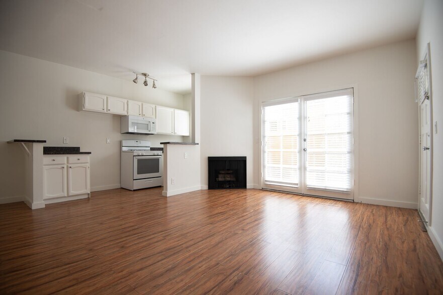 Building Photo - 5744 Colfax Ave