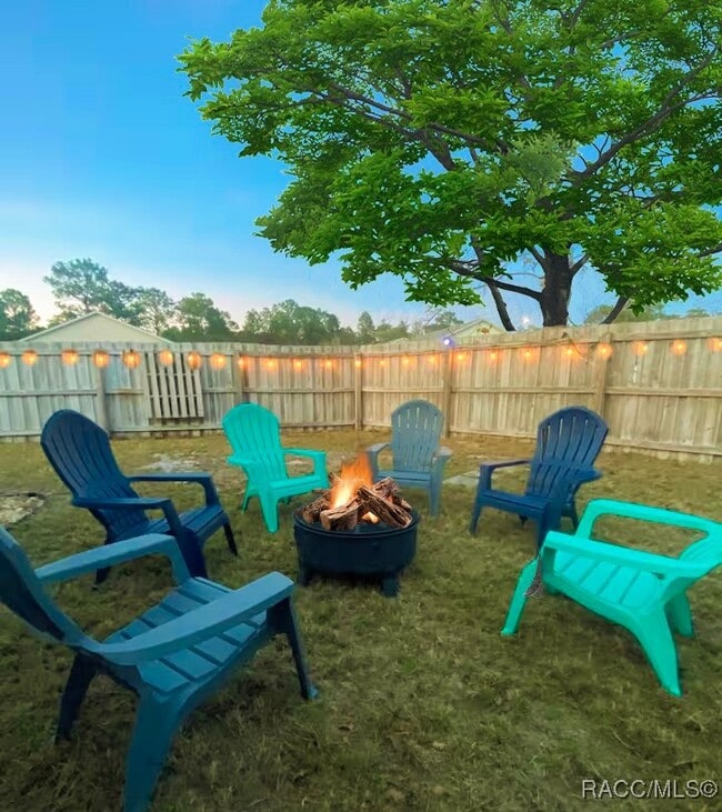 Building Photo - 2131 N Pinecone Ave