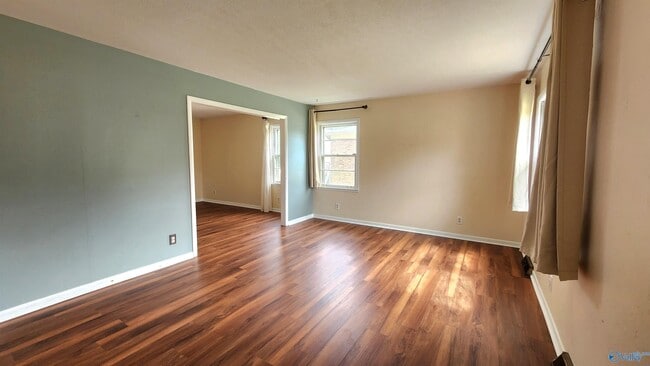 Building Photo - 11402 Hillwood Dr SE