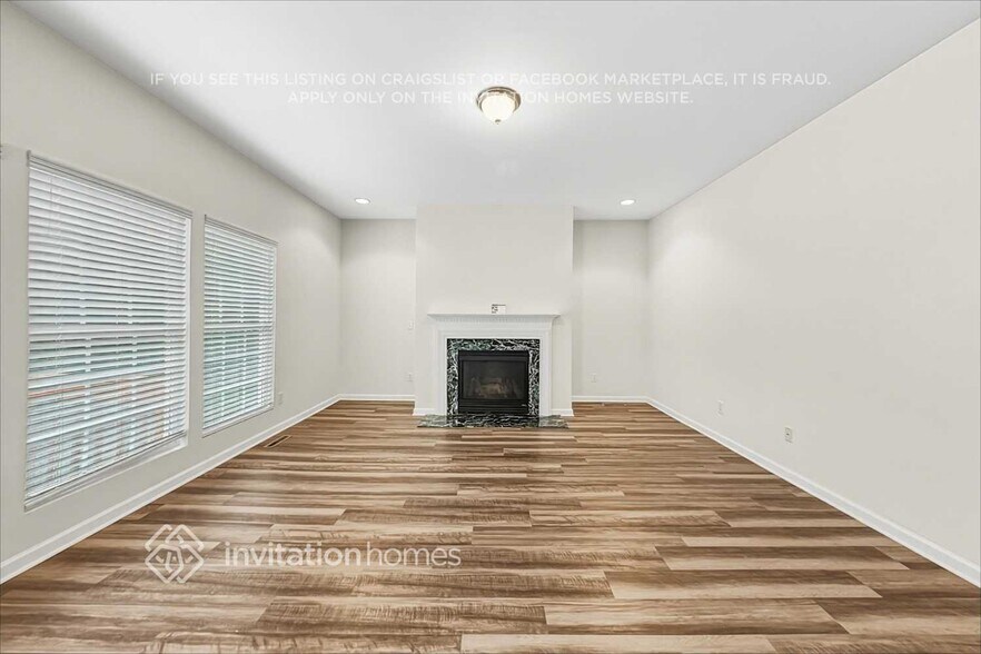 Building Photo - 40 Luzelle Dr