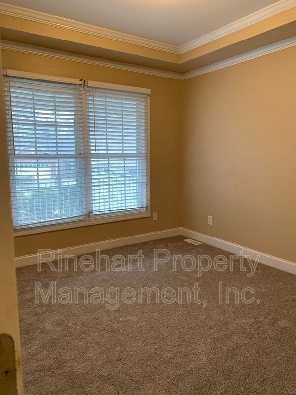 Building Photo - 6014 Featherstone Ct