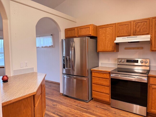 Building Photo - Duplex in Stoddard meadows