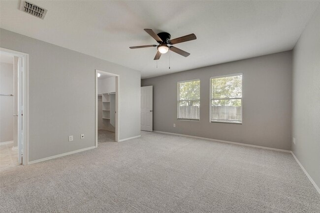 Building Photo - 613 Preston Dr